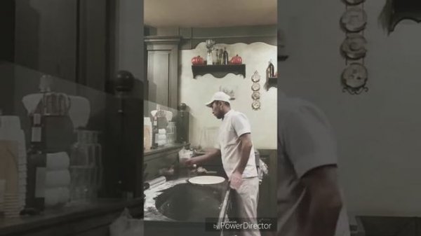 Оого смотрите как подкидывает тесто...это прекрасно