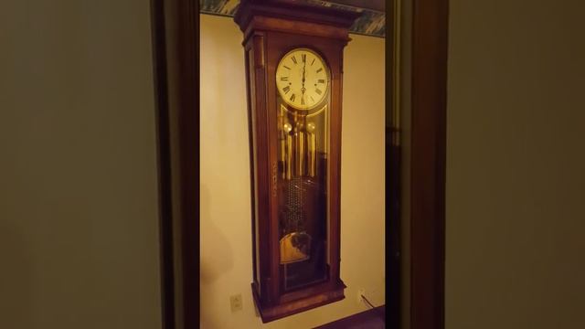 Howard Miller Cambridge wall clock 612-600 смотреть онлайн