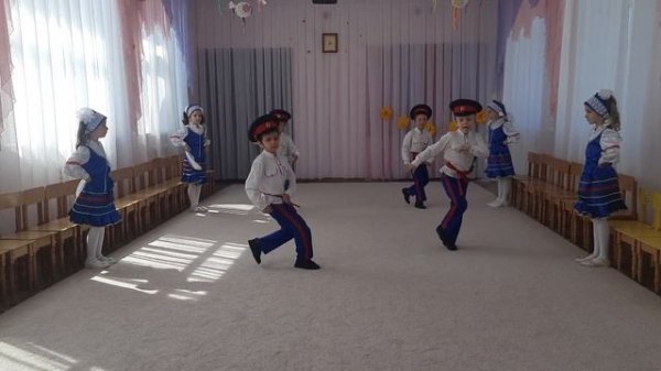 Казачий танец "Я на печке молотила"