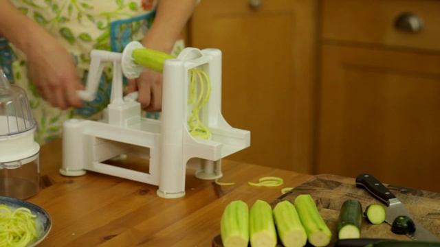 How to make zucchini noodles: A review of 2 Spiral Slicers смотреть онлайн