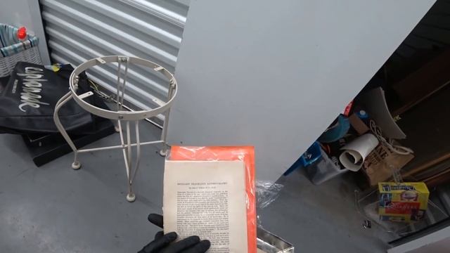 Контейнеры выглядели как мусорные, но это не так Попалось интересное смотреть онлайн