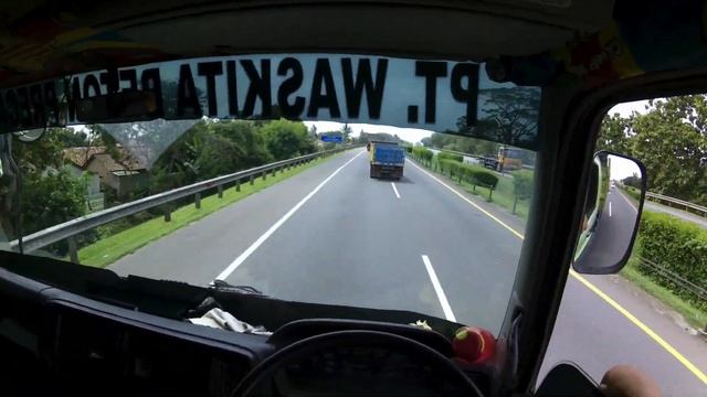 pov driving hino 500 ranger fg 235 jj DT roda 6 lari nya kencang dan manuver nya gesit смотреть онлайн