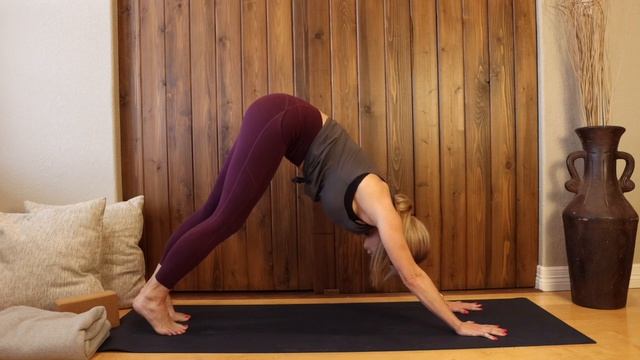 YIN YOGA TOTAL BODY | 35 min class | No Props needed // Yoga 4:13 смотреть онлайн