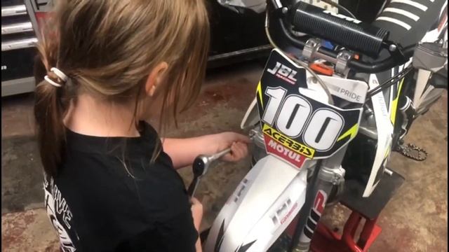 lowering a Ktm 65 with tools from your garage with out spending money смотреть онлайн