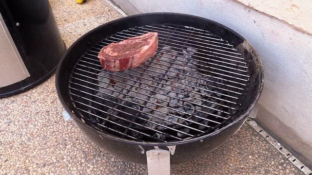 How To Grill Steak on the WSM -- Weber Smokey Mountain смотреть онлайн