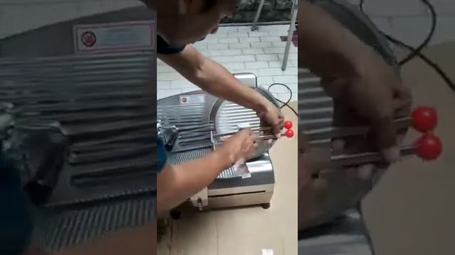 MEAT SLICER AUTOMATIC FOMAC TYPE MSC HS12A смотреть онлайн