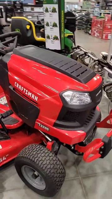 Lowes garden tractors #shorts #lawn #garden #lawnmower смотреть онлайн