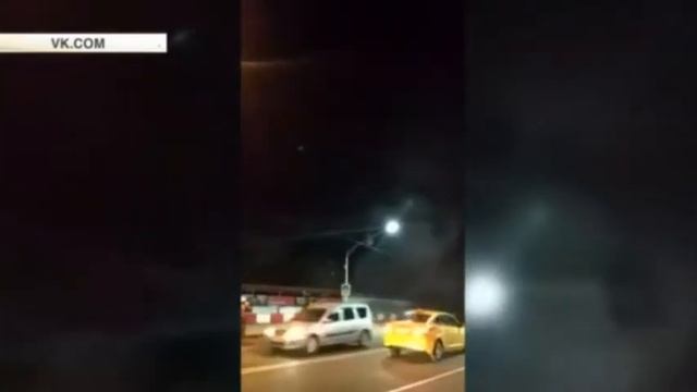 В Москве бизнес-центр во время сноса рухнул на проезжую часть смотреть онлайн