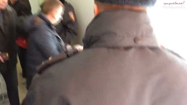 Выволокли пациента из больницы на суд Полиция и врачи Мытищ пробили днище Часть 5 смотреть онлайн