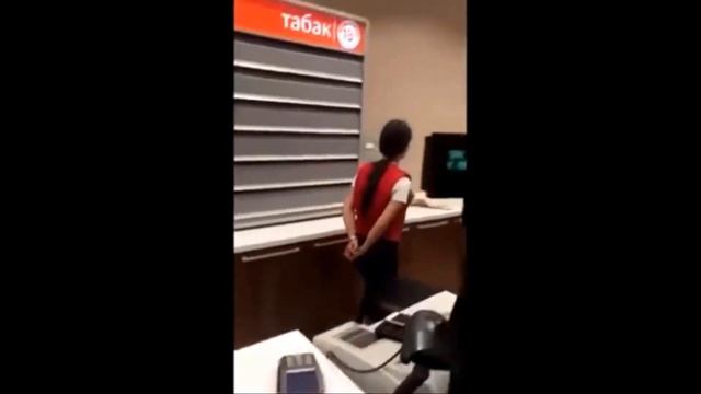 Неадекватная кассирша!! смотреть онлайн