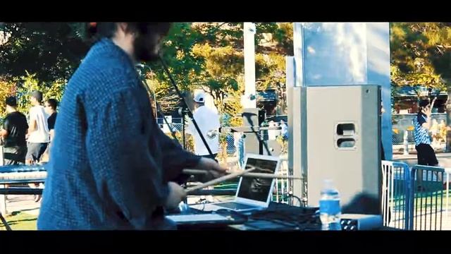 Frythm performing at neon desert 2017 смотреть онлайн