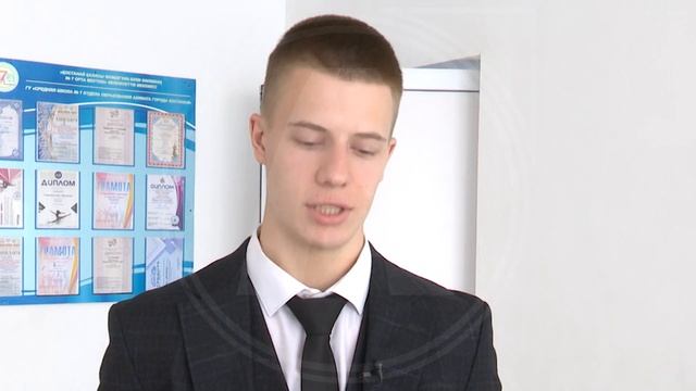 Последний звонок в новом формате. Вместо привычных линеек в школах прошел единый классный час смотреть онлайн