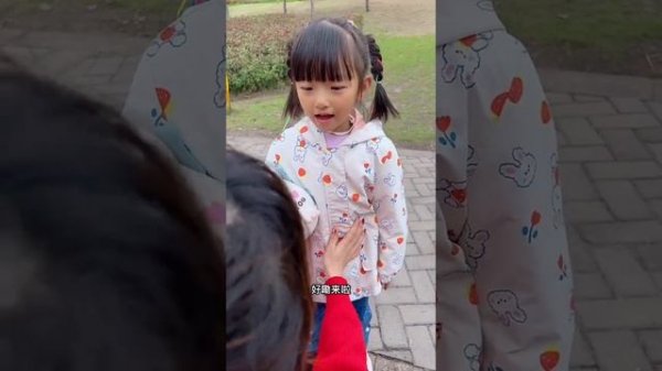 妹妹上厕所竟然全是血？妈妈吓坏了，结果却是因为火龙果！【梅真烫唐妖妖】