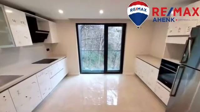 LE CHIC TARABYA ЛЮКС АПАРТ смотреть онлайн