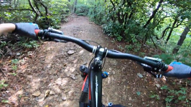 Downhill Fun on Kitsuma Trail in Pisgah National Forest, NC | Sprocket Girl Women's Mountain Biking смотреть онлайн