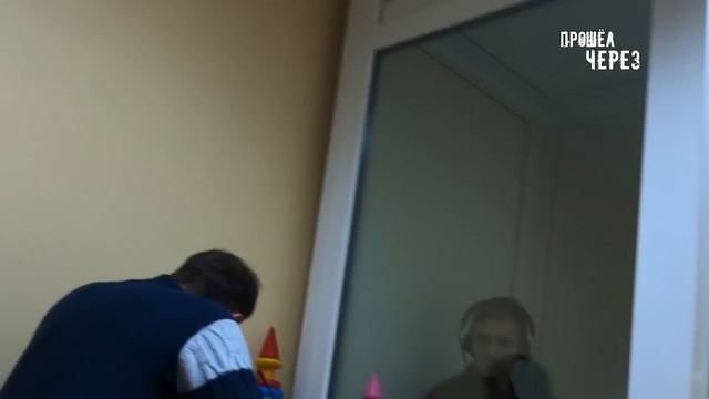 ГЛУХОНЕМОЙ САША, ОН МОЖЕТ СЛЫШАТЬ ?! смотреть онлайн