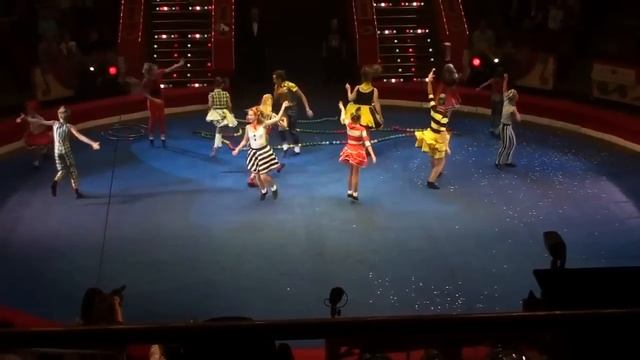 Групповая скакалка-стиляги. Цирк Маугли