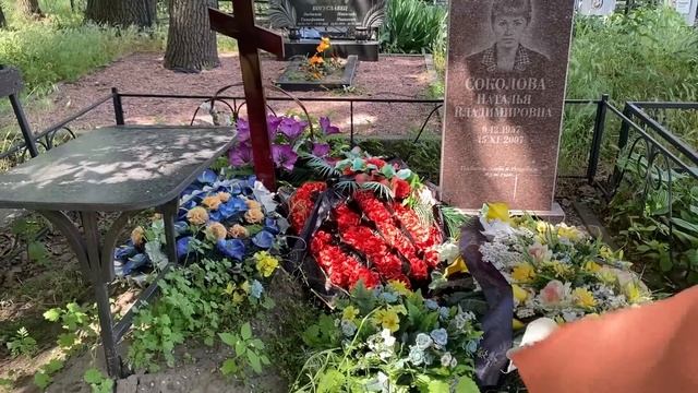 Замовляю памʼятник 🥹Як же швидко летить час 🥲 смотреть онлайн