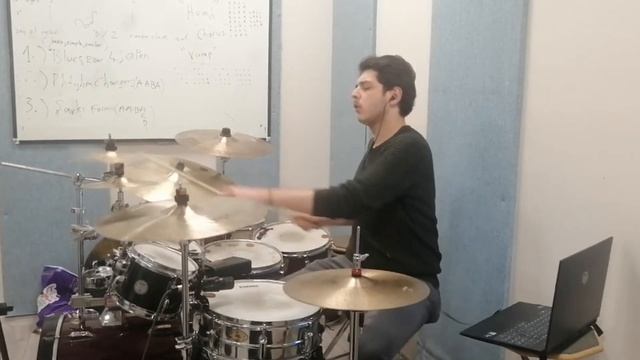 Berk Küçükpehlivan ( Mike Stern & Jeff Lorber Fusion - Runner ) смотреть онлайн