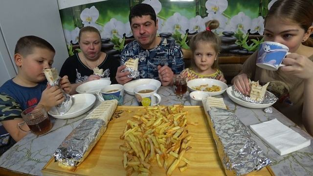 мукбанг. домашняя шаурма и фри смотреть онлайн