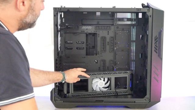 COOLER MASTER HAF 700 : BIG Airflow et Big Place Inside смотреть онлайн