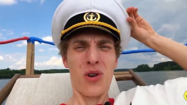 24 часа на картонной лодки челлендж.