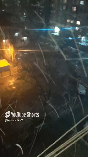 А у вас идёт снег?❄ #shorts #погода #снег #зима смотреть онлайн