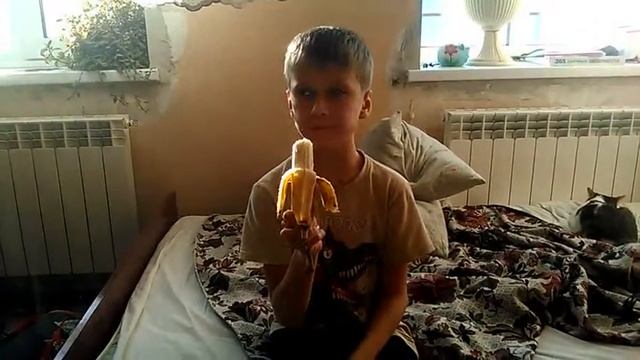 Магия. Ешь банан, а он увеличивается смотреть онлайн