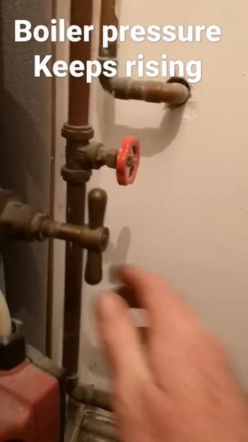 Pressure keeps rising on this Worcester cdi system boiler. it turns out to be the cylinder coil. смотреть онлайн