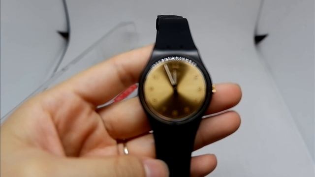 SWATCH GOLDEN FRIEND GB288 ORIGINAL UNBOXING смотреть онлайн