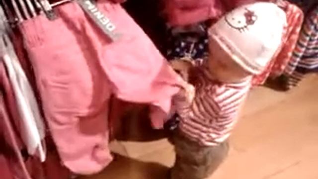 Самый требовательный покупатель изучает Стокманн смотреть онлайн