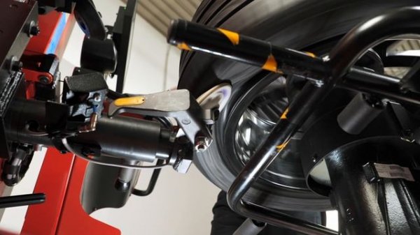 CORGHI - Artiglio Master Force (EN)