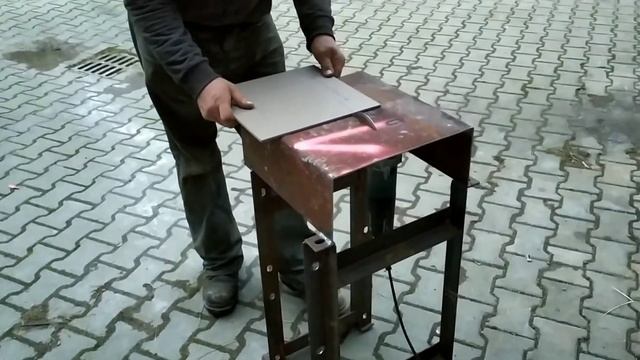 Przycinarka do płytek własnej roboty z Boscha смотреть онлайн