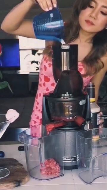 Strawberry Pinacolada recipe - Kuvings Whole Slow Juicer EVO820 смотреть онлайн