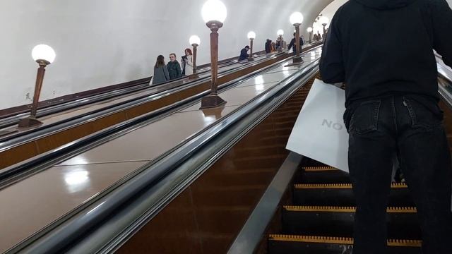 Выход со станции метро Киевская к ТЦ Европейский в Москве смотреть онлайн