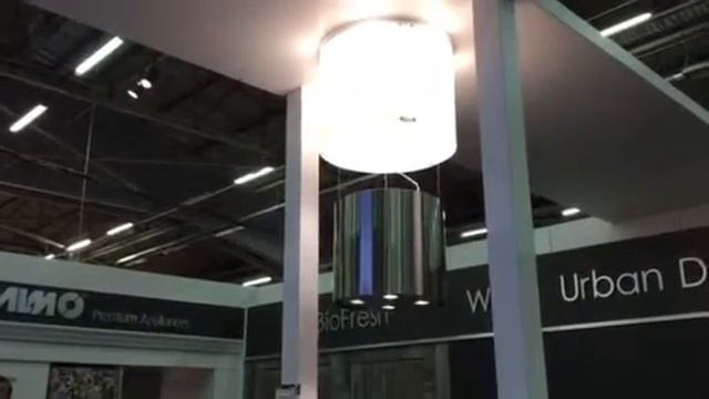 Faber's Zoom Hood Retractable Feature смотреть онлайн