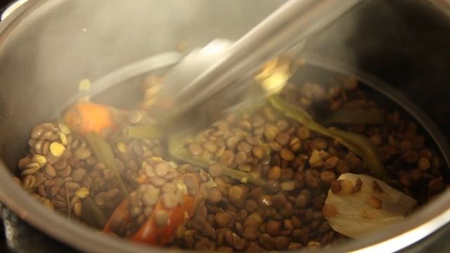 ALL NATURAL HOMEMADE LENTILS | 20 MINUTE LOW FAT WEIGHT LOSS RECIPE смотреть онлайн