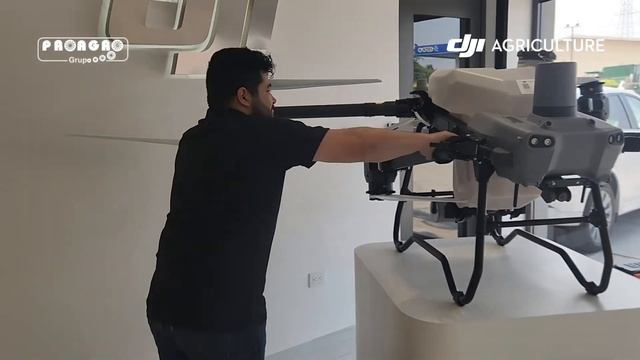 Unboxing DJI Agras T50 смотреть онлайн