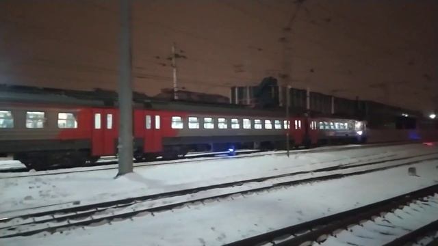 Электропоезд 857 Н эд4м0419 прибывает на станцию Новокузнецк время 21.22 смотреть онлайн