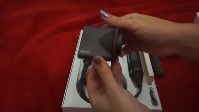 Unboxing dell'asciugacapelli Dyson Supersonic смотреть онлайн