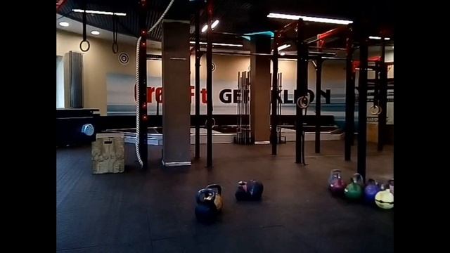 Довесок - примотыш весом 12 кг! 60 kg kettlebell one-hand dead muscle snatch. смотреть онлайн