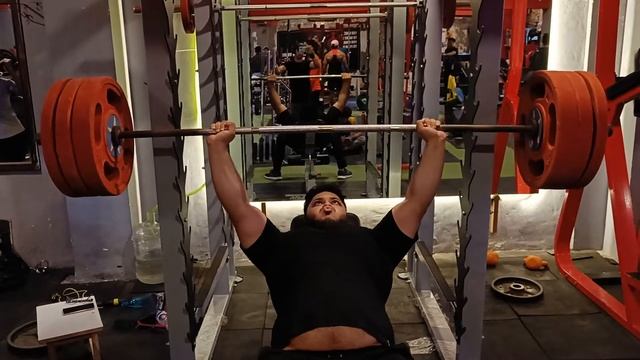 Incline bench press // 143 kg смотреть онлайн