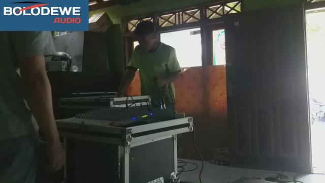 Test mixer soundqueen pro fx16 смотреть онлайн