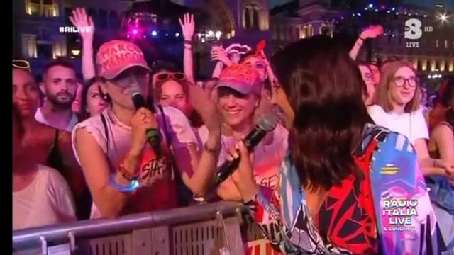 Marco Mengoni Rilive Radio italia - Katia e Vanessa смотреть онлайн