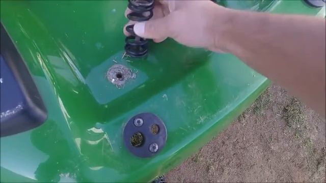 How to Remove Install Seat Springs on John Deere Riding Lawnmower LA100 смотреть онлайн