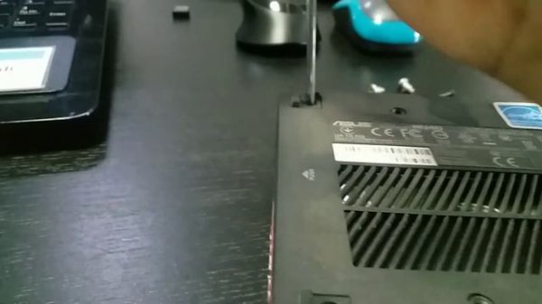 Upgrade hardisk Asus PN40 menjadi SSD