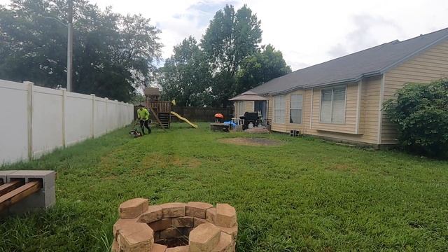 Mowing Overgrown Yard... SATISFYING! смотреть онлайн