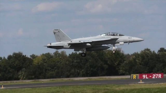 Very Very Loud US Navy Growler EA-18A Demo Team in Sanford Orlando Florida. #planespotting2021 смотреть онлайн