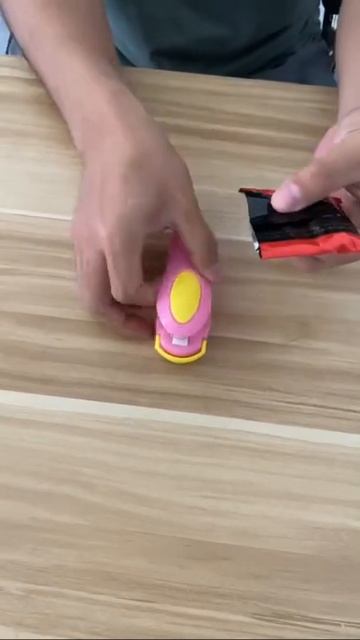 Mini Selador para Embalagem de Plástico, Portátil, Máquina de Selagem, Saco Plástico, Venda Quente. смотреть онлайн