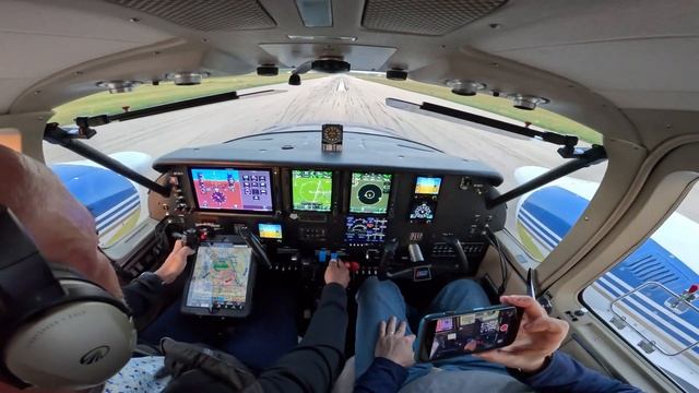 Piper Aztec daytime takeoff, night time landing with laser altimeter. смотреть онлайн